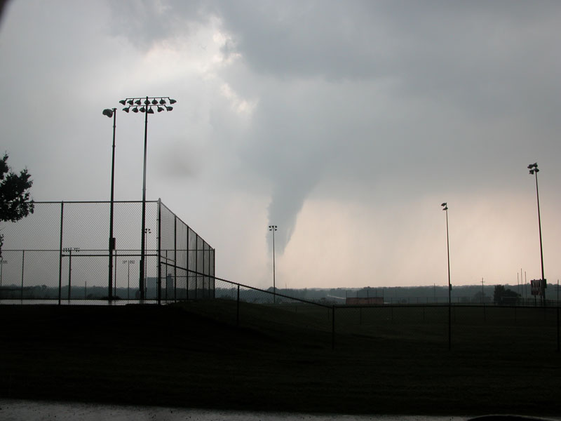 Photo of the May 8, 2003 Tornado near Red Rock, OK © Steve Shiever