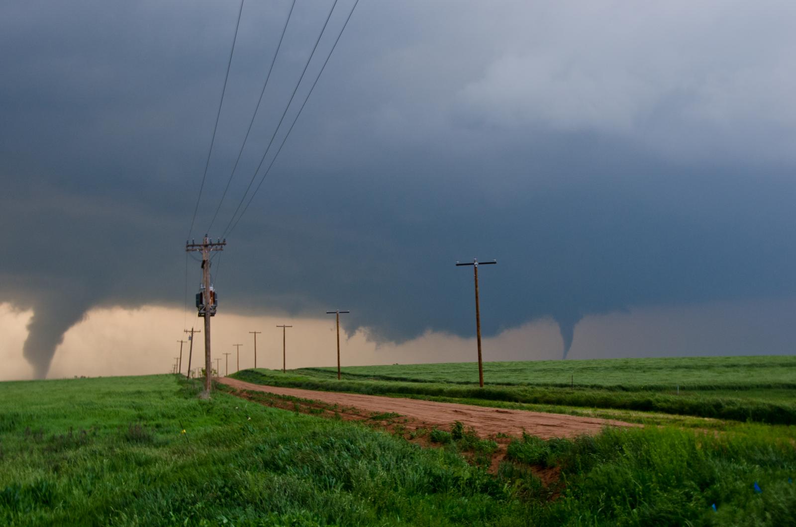 Dual Tornadoes near Cherokee, OK on April 14, 2012