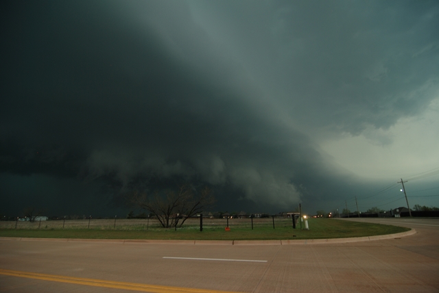 An ominous HP supercell moves into Lawton on April 17. Photo courtesy Chris Schwarz.